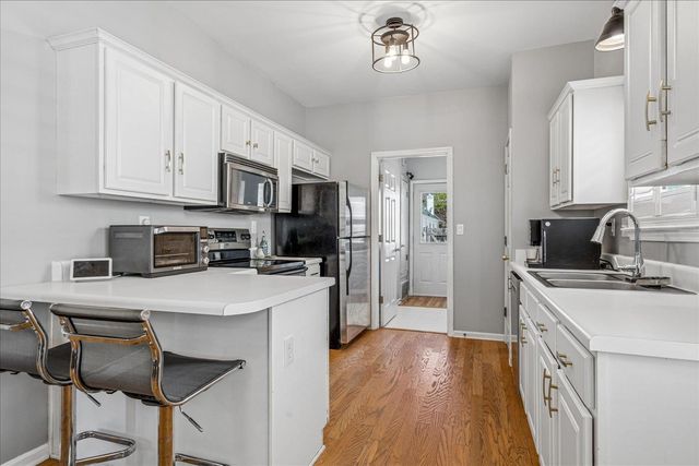 1043 E ISLAND PL, Memphis, TN 38103