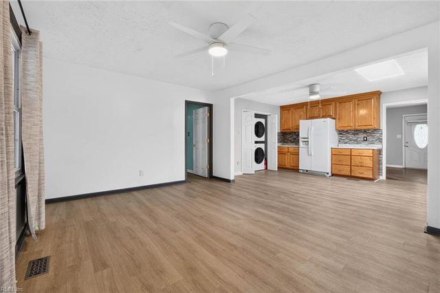 21 Aspenwood DR, Hampton, VA 23666