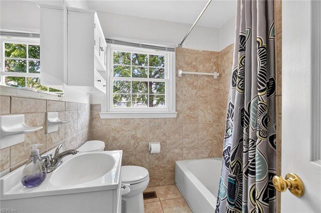 21 Aspenwood DR, Hampton, VA 23666