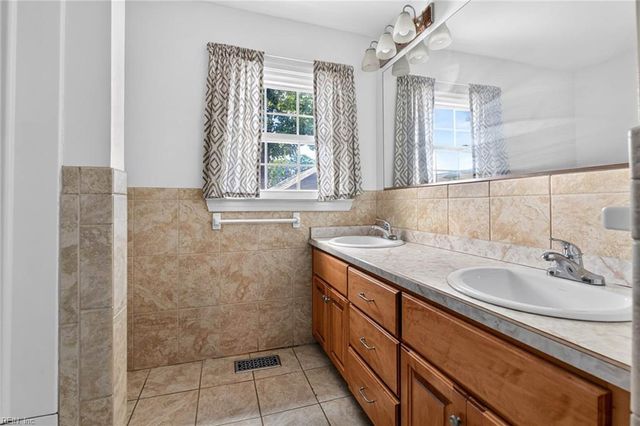 21 Aspenwood DR, Hampton, VA 23666