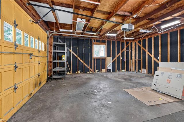 21 Aspenwood DR, Hampton, VA 23666