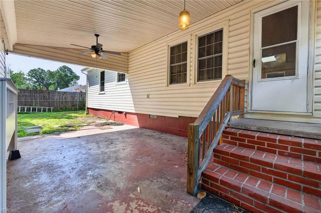 21 Aspenwood DR, Hampton, VA 23666