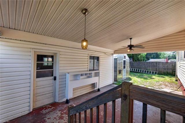 21 Aspenwood DR, Hampton, VA 23666