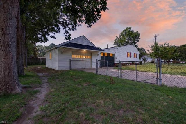 21 Aspenwood DR, Hampton, VA 23666