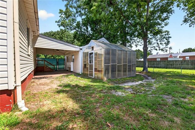 21 Aspenwood DR, Hampton, VA 23666