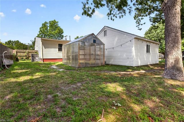 21 Aspenwood DR, Hampton, VA 23666