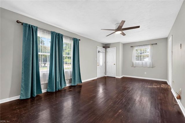 21 Aspenwood DR, Hampton, VA 23666