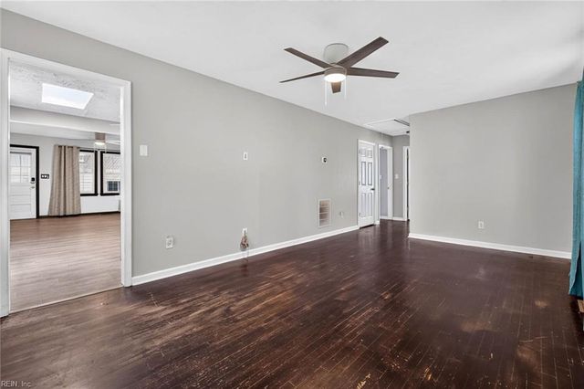 21 Aspenwood DR, Hampton, VA 23666