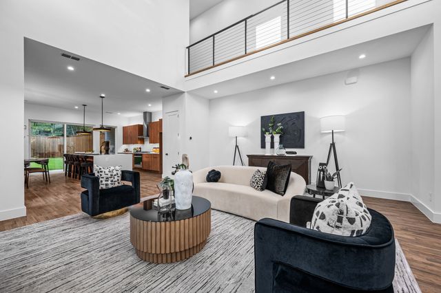 1014 Grandview Avenue, Dallas, TX 75223