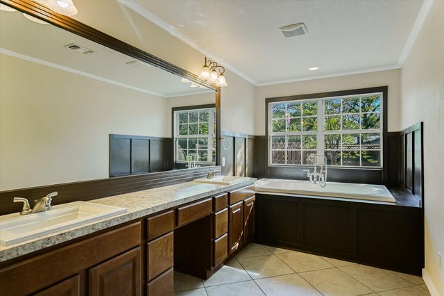 611 Thurman CIR, Kingsland, TX 78639