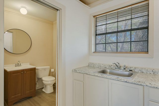 611 Thurman CIR, Kingsland, TX 78639