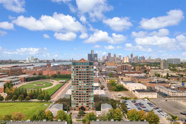 3320 Spinnaker Lane 17E, Detroit, MI 48207