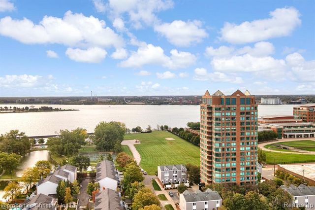 3320 Spinnaker Lane 17E, Detroit, MI 48207