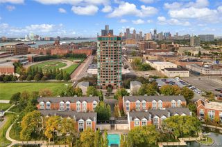 3320 Spinnaker Lane 17E, Detroit, MI 48207