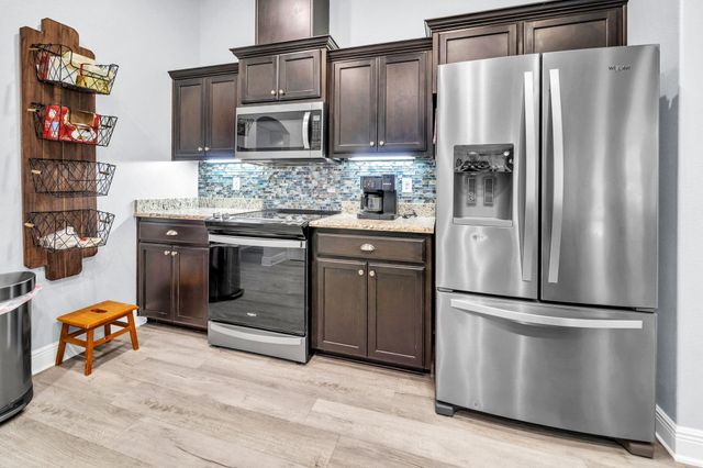 6743 Desoto Street, Navarre, FL 32566