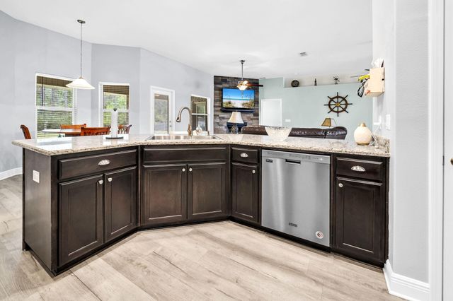 6743 Desoto Street, Navarre, FL 32566