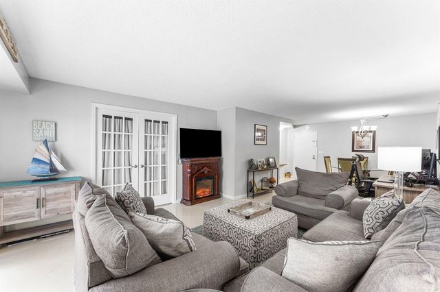 3215 S Ocean Boulevard 407, Highland Beach, FL 33487