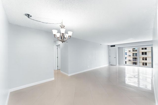 3215 S Ocean Boulevard 407, Highland Beach, FL 33487