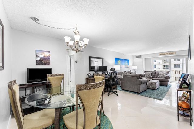 3215 S Ocean Boulevard 407, Highland Beach, FL 33487