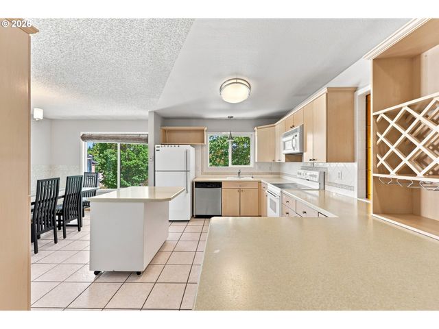 14840 Ne ROSE Pkwy, Portland, OR 97230
