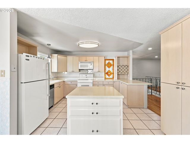 14840 Ne ROSE Pkwy, Portland, OR 97230