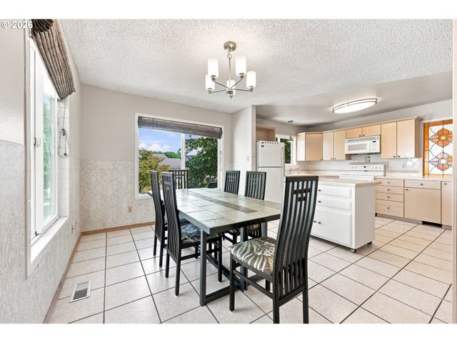 14840 Ne ROSE Pkwy, Portland, OR 97230