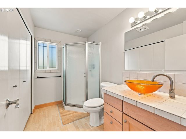 14840 Ne ROSE Pkwy, Portland, OR 97230
