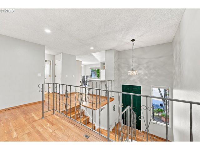 14840 Ne ROSE Pkwy, Portland, OR 97230