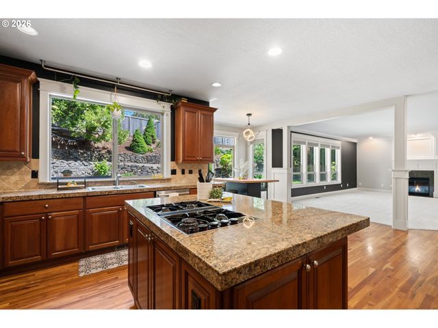 14342 Se DONATELLO Loop, Happy Valley, OR 97086