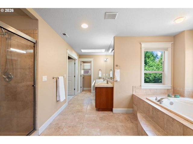 14342 Se DONATELLO Loop, Happy Valley, OR 97086
