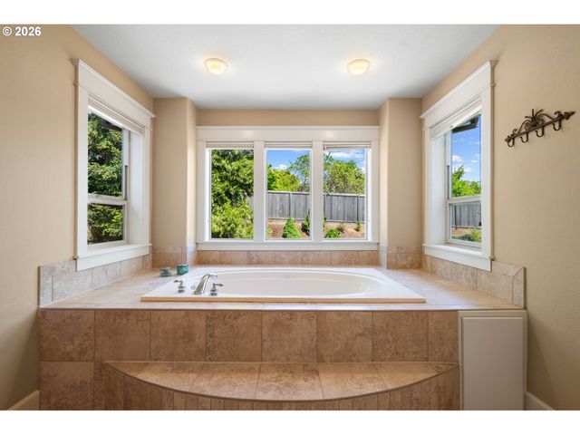 14342 Se DONATELLO Loop, Happy Valley, OR 97086