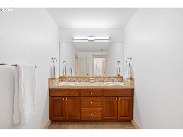 14342 Se DONATELLO Loop, Happy Valley, OR 97086