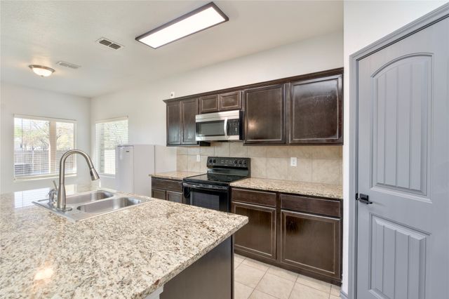 8204 Windsor Forest Drive, Fort Worth, TX 76120