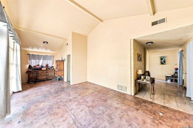410 Bonair Dr, San Antonio, TX 78222