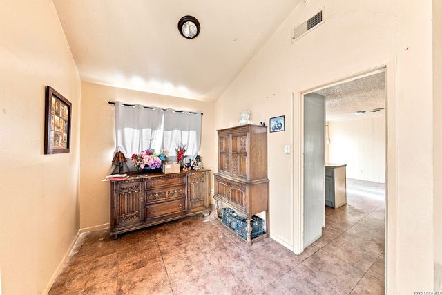 410 Bonair Dr, San Antonio, TX 78222
