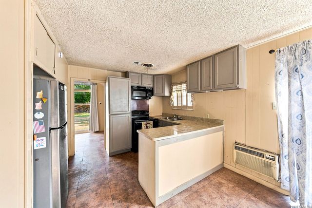 410 Bonair Dr, San Antonio, TX 78222