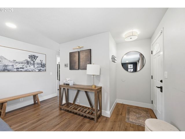 562 WARRINGTON Ave, Eugene, OR 97404