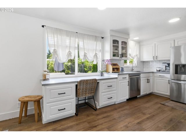 562 WARRINGTON Ave, Eugene, OR 97404