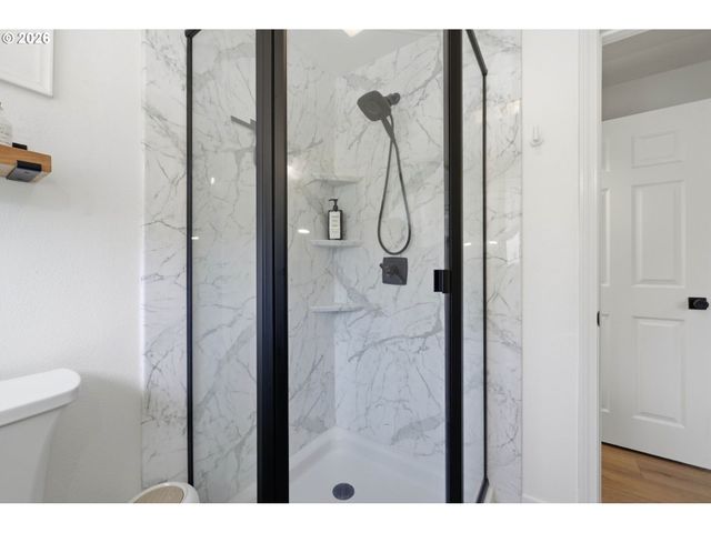 562 WARRINGTON Ave, Eugene, OR 97404
