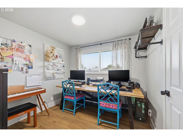 562 WARRINGTON Ave, Eugene, OR 97404