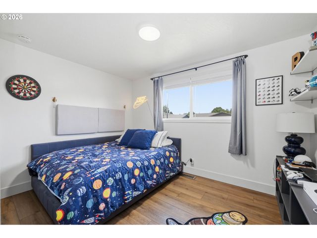 562 WARRINGTON Ave, Eugene, OR 97404