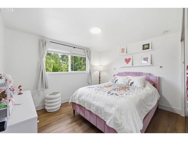 562 WARRINGTON Ave, Eugene, OR 97404
