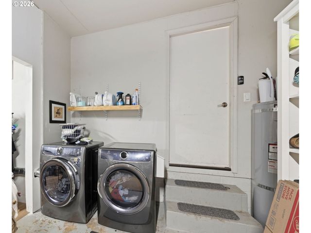 562 WARRINGTON Ave, Eugene, OR 97404