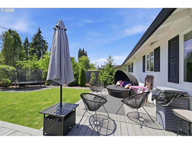 562 WARRINGTON Ave, Eugene, OR 97404