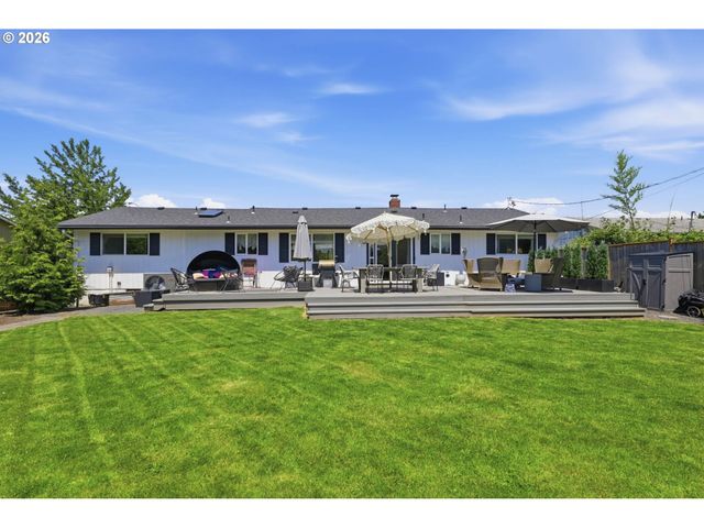 562 WARRINGTON Ave, Eugene, OR 97404