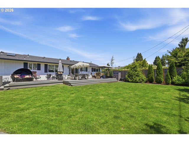 562 WARRINGTON Ave, Eugene, OR 97404
