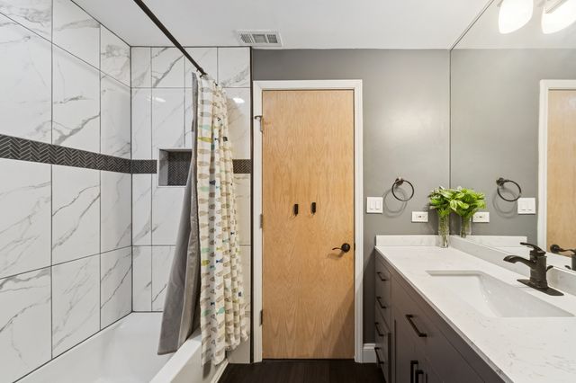 2826 N Talman Avenue A, Chicago, IL 60618