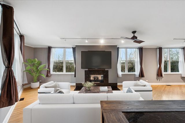 2826 N Talman Avenue A, Chicago, IL 60618