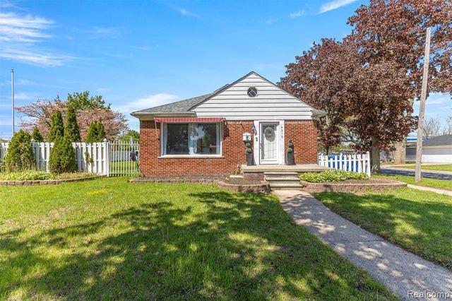 8315 Dale Street, Dearborn Heights, MI 48127