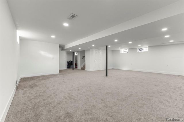 8315 Dale Street, Dearborn Heights, MI 48127